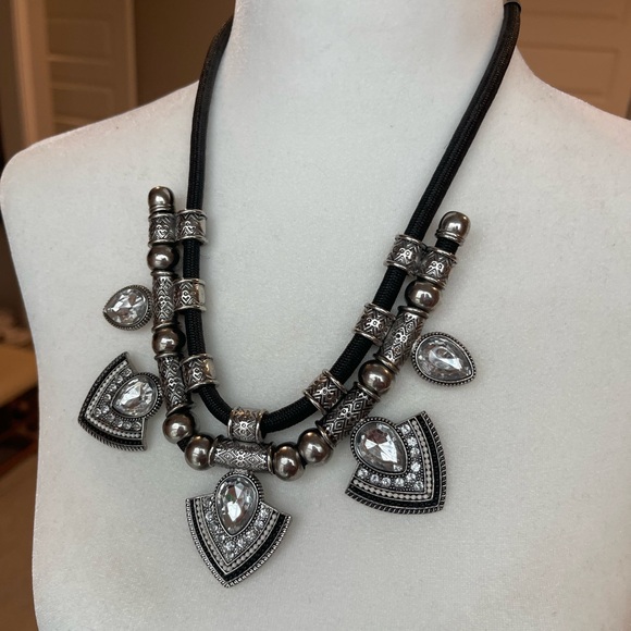 3/$20 Statement necklace Bundle - Picture 2 of 4